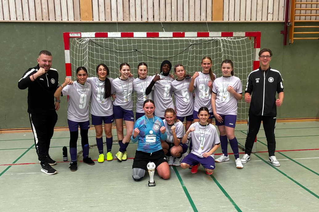 photo_5456130040148987479_y