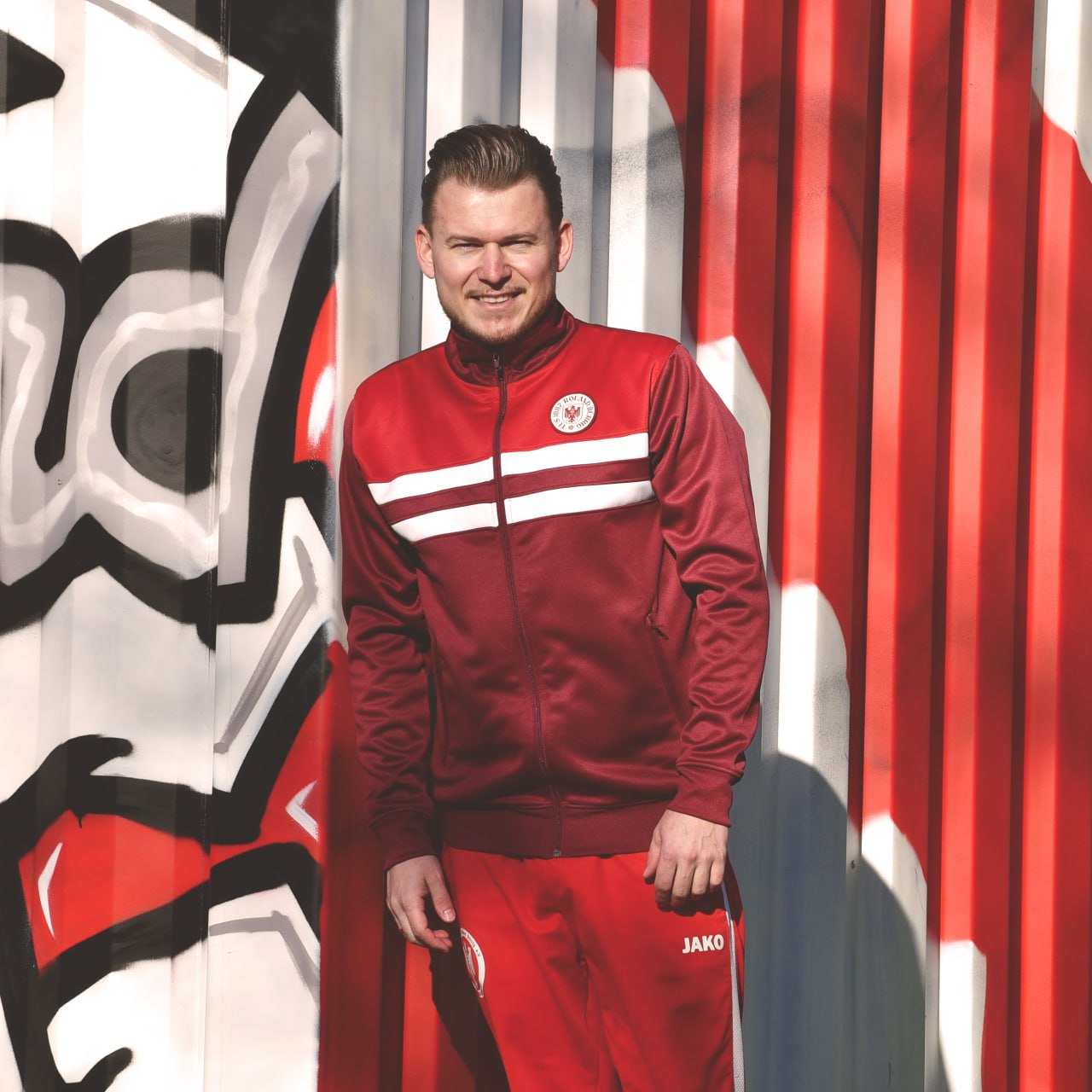 photo_5271905823238066956_y