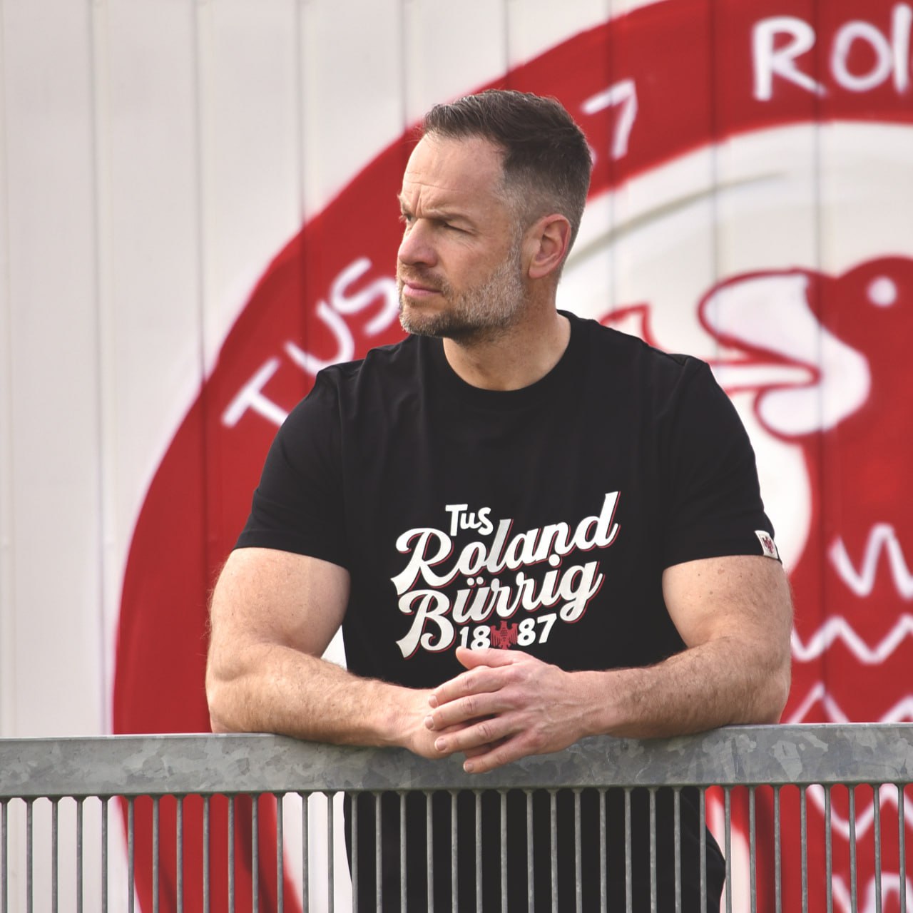 photo_5312238151717820424_y